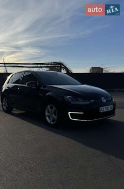 Хэтчбек Volkswagen e-Golf 2016 в 