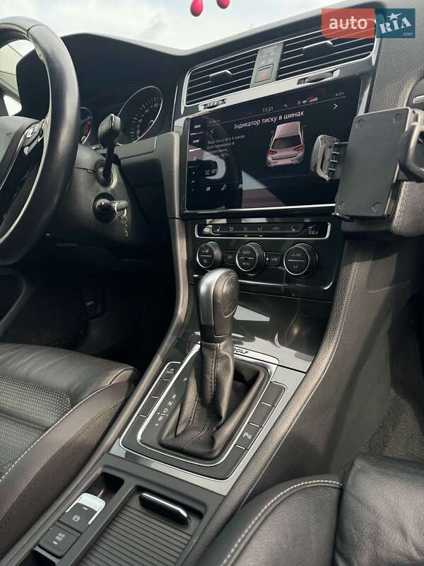 Хэтчбек Volkswagen e-Golf 2019 в Буче фото 18 Хэтчбек Volkswagen e-Golf 2019 в Буче