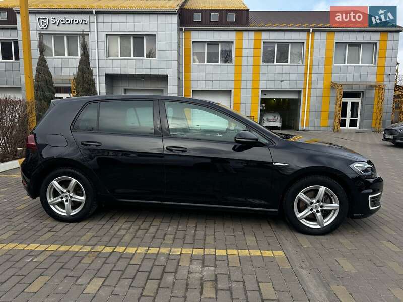 Хэтчбек Volkswagen e-Golf 2019 в Буче фото 12 Хэтчбек Volkswagen e-Golf 2019 в Буче