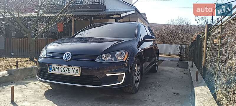 Хэтчбек Volkswagen e-Golf 2016 в 