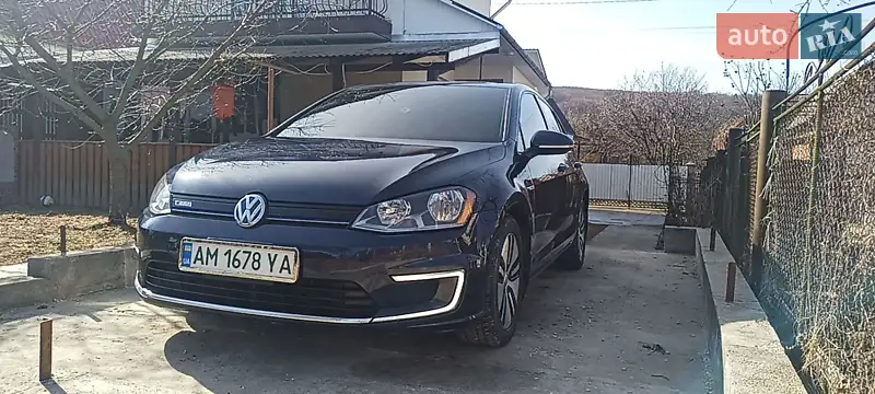 Хэтчбек Volkswagen e-Golf 2016 в 