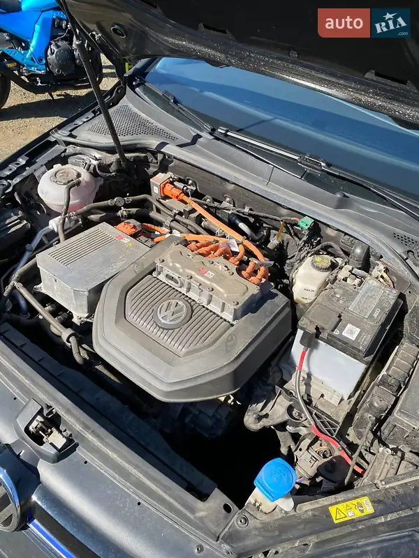 Хетчбек Volkswagen e-Golf 2020 в 
