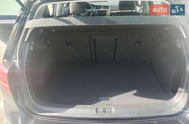 Хэтчбек Volkswagen e-Golf 2017 в 
