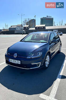 Хэтчбек Volkswagen e-Golf 2014 в Киеве