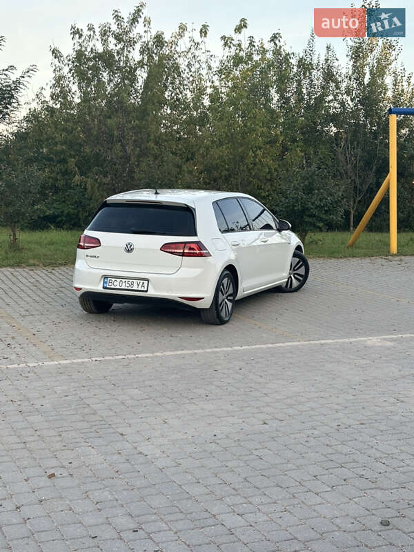 Volkswagen e-Golf 2015