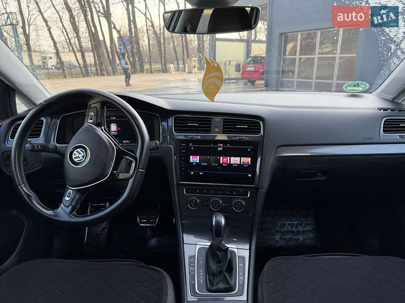 Хетчбек Volkswagen e-Golf 2018 в Львові