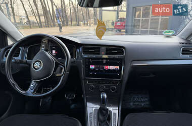 Хэтчбек Volkswagen e-Golf 2018 в 