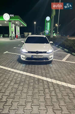 Хетчбек Volkswagen e-Golf 2015 в Києві