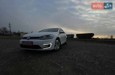 Хетчбек Volkswagen e-Golf 2018 в 