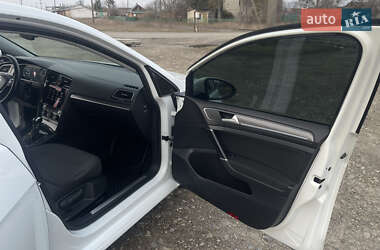 Хетчбек Volkswagen e-Golf 2018 в 