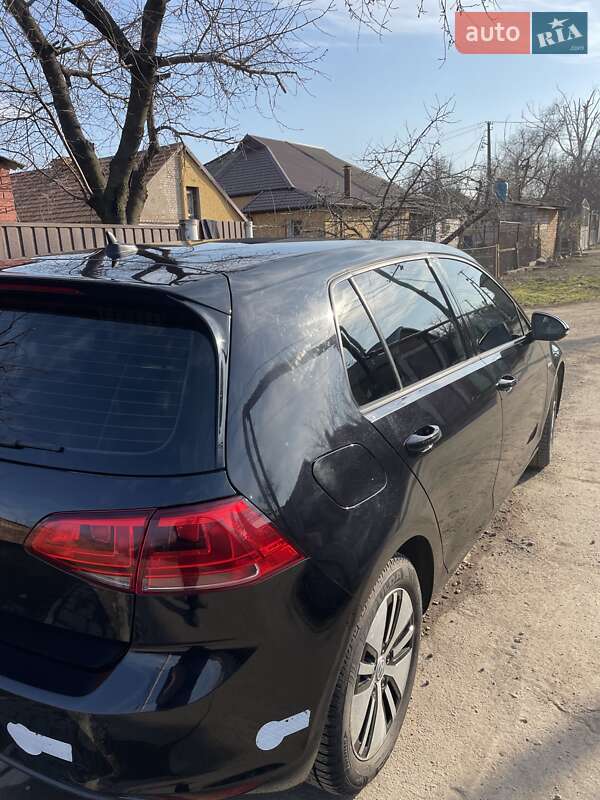 Хэтчбек Volkswagen e-Golf 2016 в Кривом Роге