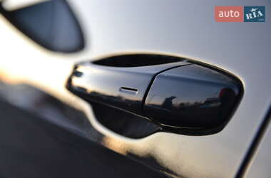 Хэтчбек Volkswagen e-Golf 2015 в 