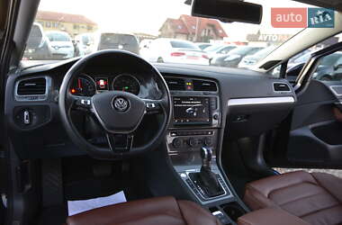 Хэтчбек Volkswagen e-Golf 2015 в 