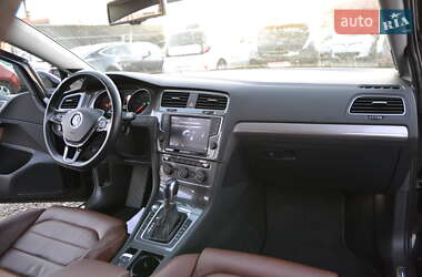 Хэтчбек Volkswagen e-Golf 2015 в 