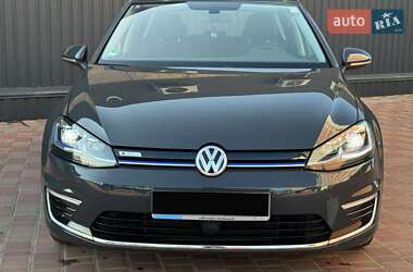 Хэтчбек Volkswagen e-Golf 2020 в 