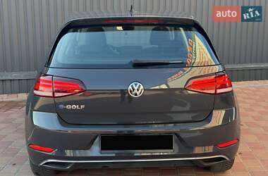 Хэтчбек Volkswagen e-Golf 2020 в 