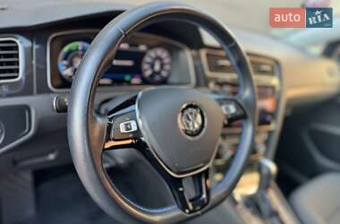 Хэтчбек Volkswagen e-Golf 2020 в 