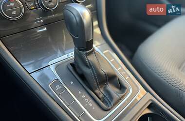 Хэтчбек Volkswagen e-Golf 2020 в 
