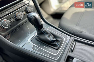 Хетчбек Volkswagen e-Golf 2020 в 