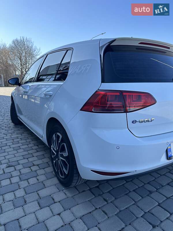 Хетчбек Volkswagen e-Golf 2014 в Івано-Франківську фото 29 Хетчбек Volkswagen e-Golf 2014 в Івано-Франківську