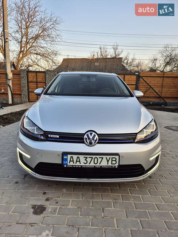 Volkswagen e-Golf 2016