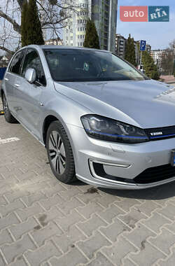 Хетчбек Volkswagen e-Golf 2016 в 