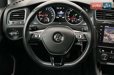 Хетчбек Volkswagen e-Golf 2020 в 