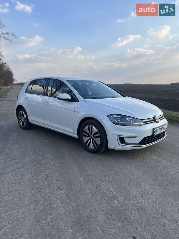 Хетчбек Volkswagen e-Golf 2017 в Полтаві