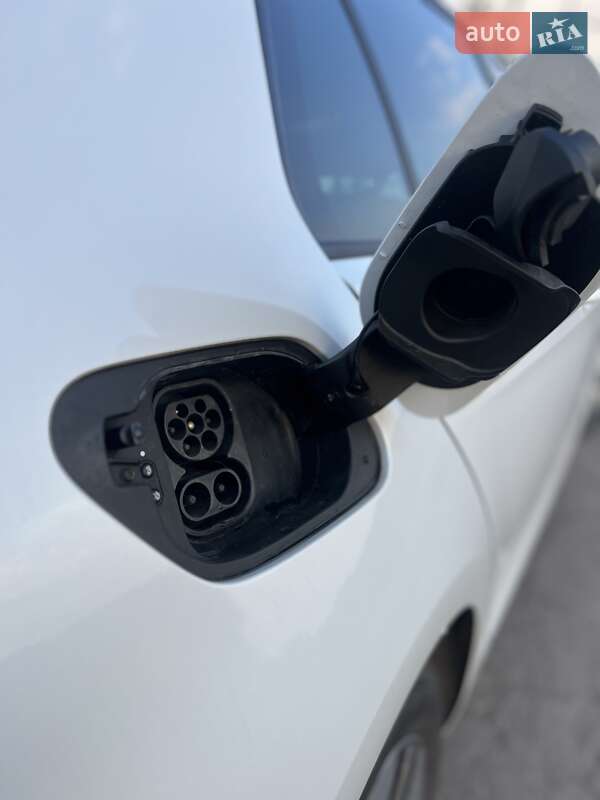 Хетчбек Volkswagen e-Golf 2017 в Полтаві