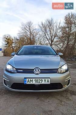 Хэтчбек Volkswagen e-Golf 2016 в 