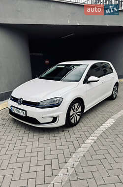 Хетчбек Volkswagen e-Golf 2016 в 