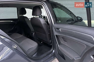 Хетчбек Volkswagen e-Golf 2020 в 