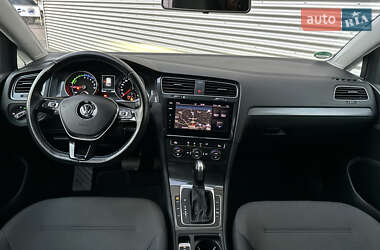 Хетчбек Volkswagen e-Golf 2020 в 