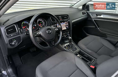Хетчбек Volkswagen e-Golf 2020 в 