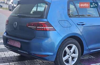 Хэтчбек Volkswagen e-Golf 2015 в 