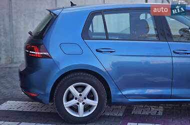 Хэтчбек Volkswagen e-Golf 2015 в 