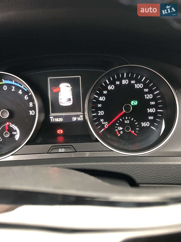 Хетчбек Volkswagen e-Golf 2016 в Чернівцях