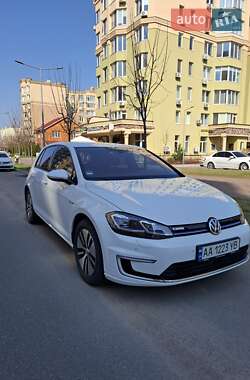 Хэтчбек Volkswagen e-Golf 2018 в 