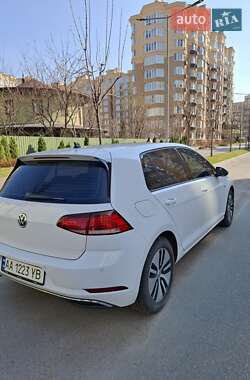 Хэтчбек Volkswagen e-Golf 2018 в 