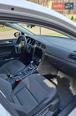 Хэтчбек Volkswagen e-Golf 2018 в 