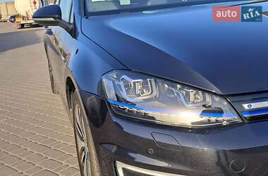 Хэтчбек Volkswagen e-Golf 2016 в 