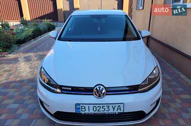 Хэтчбек Volkswagen e-Golf 2017 в 