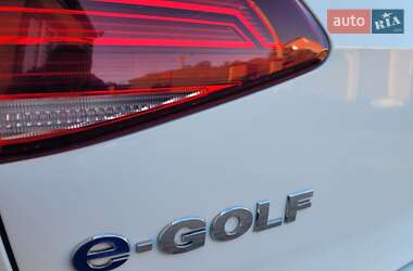 Хэтчбек Volkswagen e-Golf 2017 в 
