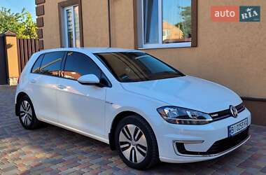 Хэтчбек Volkswagen e-Golf 2017 в 