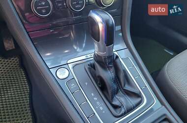 Хэтчбек Volkswagen e-Golf 2017 в 
