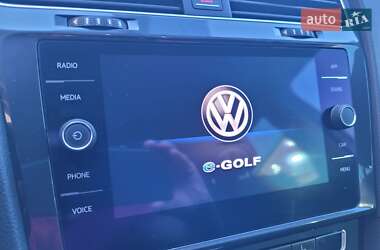 Хэтчбек Volkswagen e-Golf 2017 в 