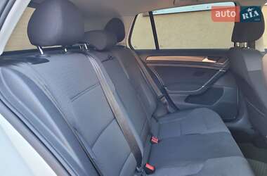 Хэтчбек Volkswagen e-Golf 2017 в 