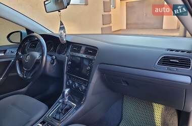 Хэтчбек Volkswagen e-Golf 2017 в 