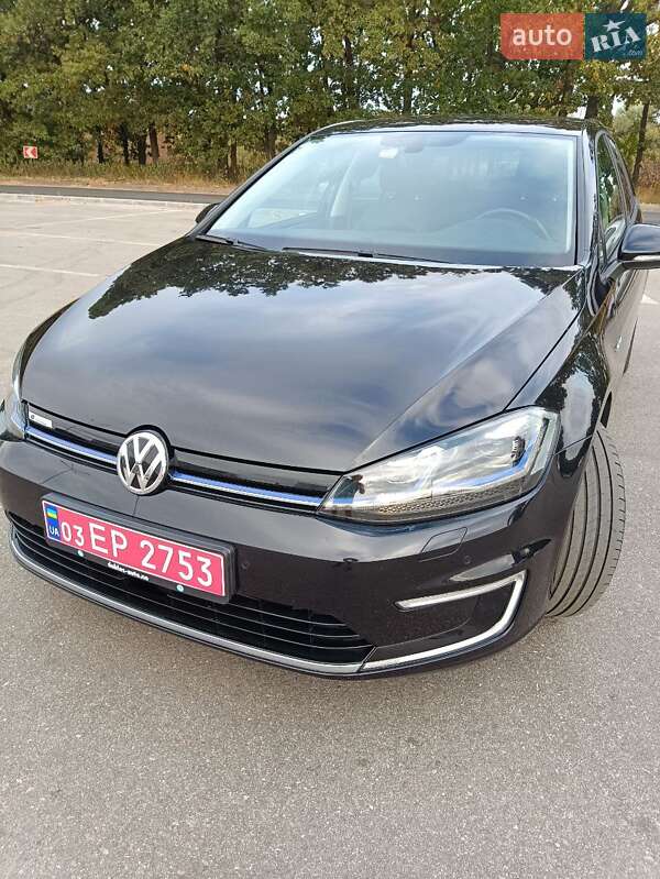 Хэтчбек Volkswagen e-Golf 2018 в 