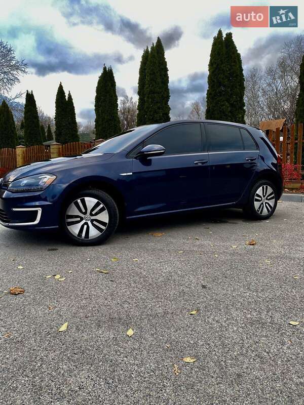 Хетчбек Volkswagen e-Golf 2015 в Дніпрі